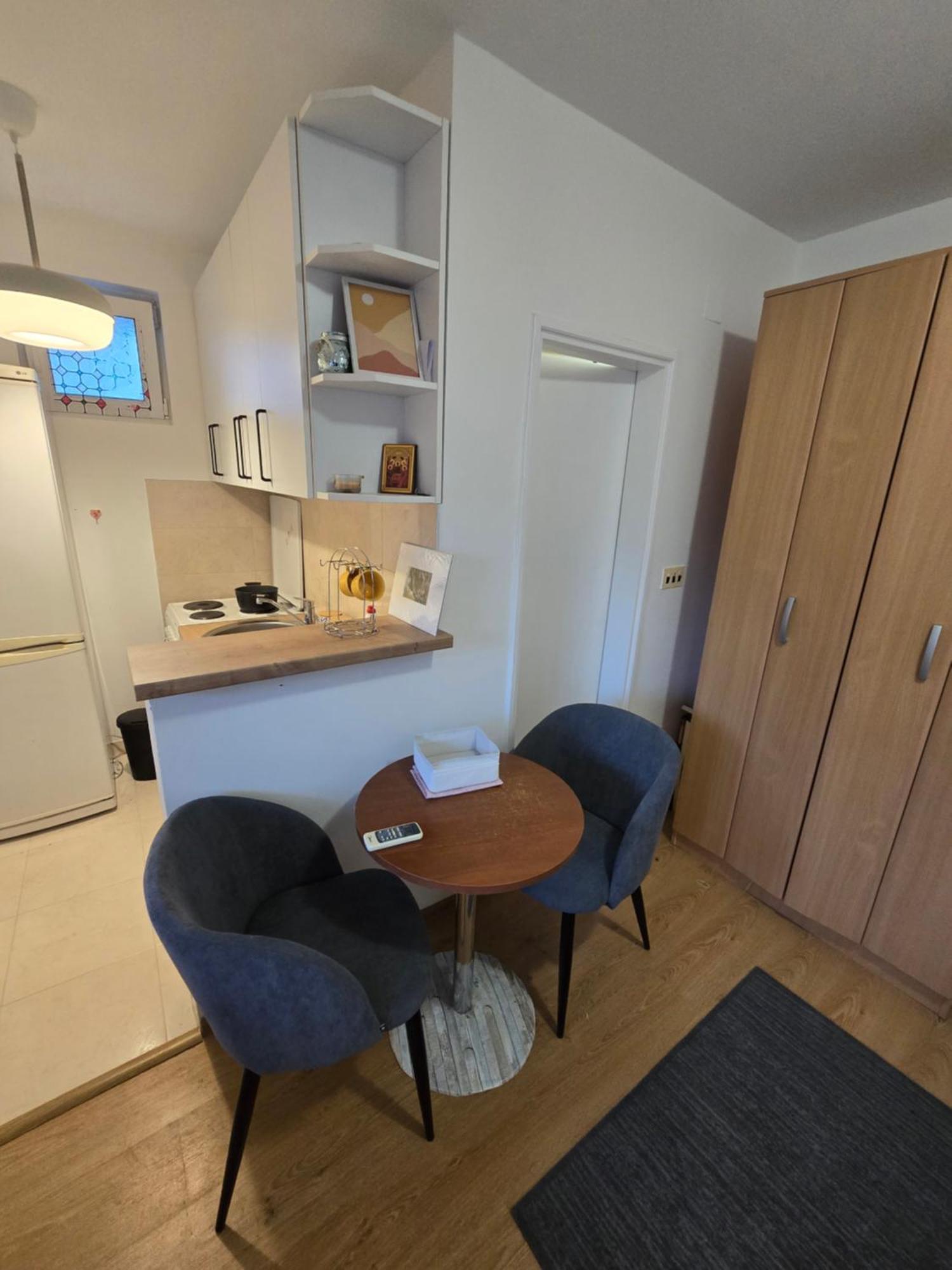 Cherry Apartment *