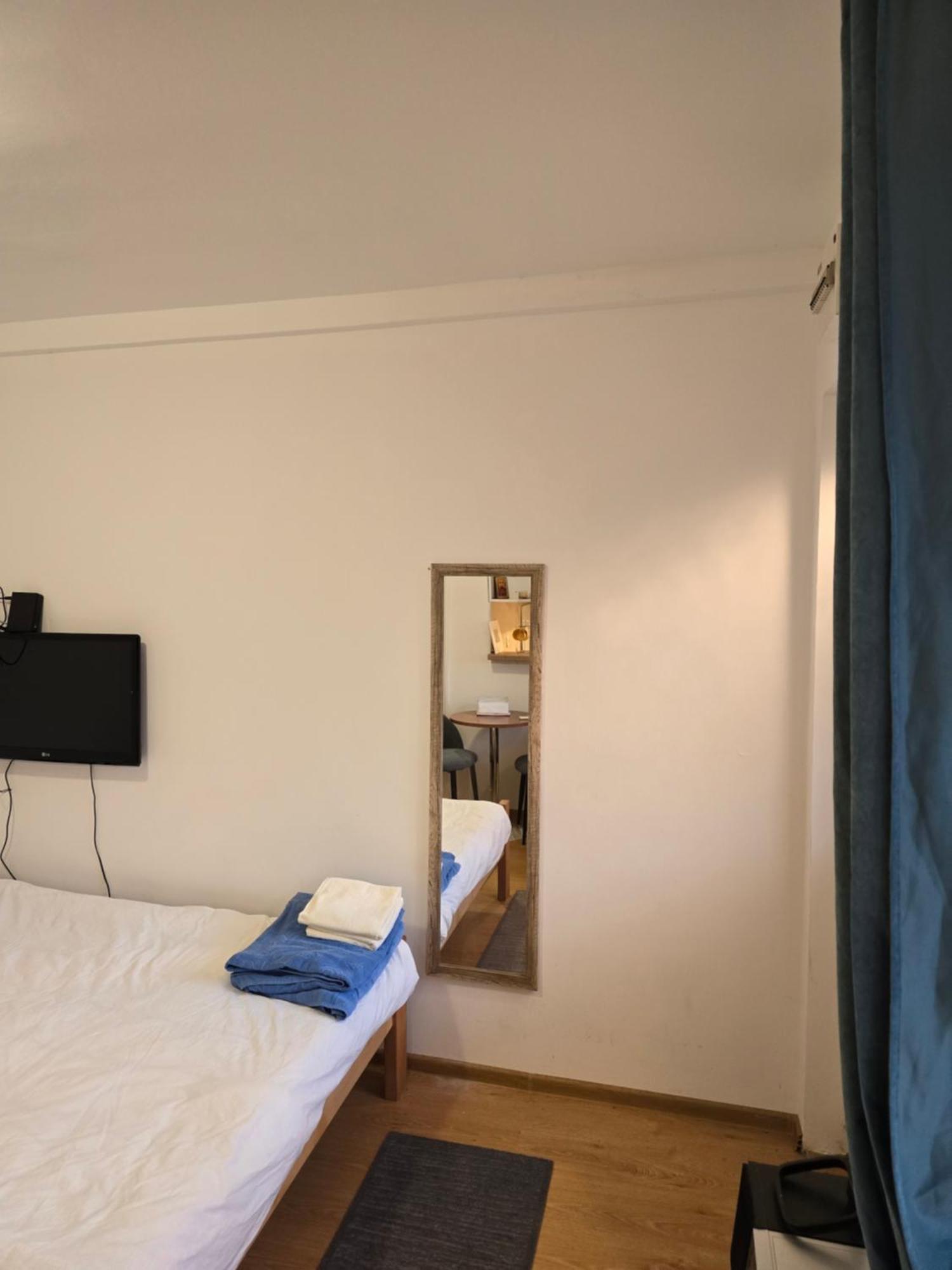 Apartment Cherry